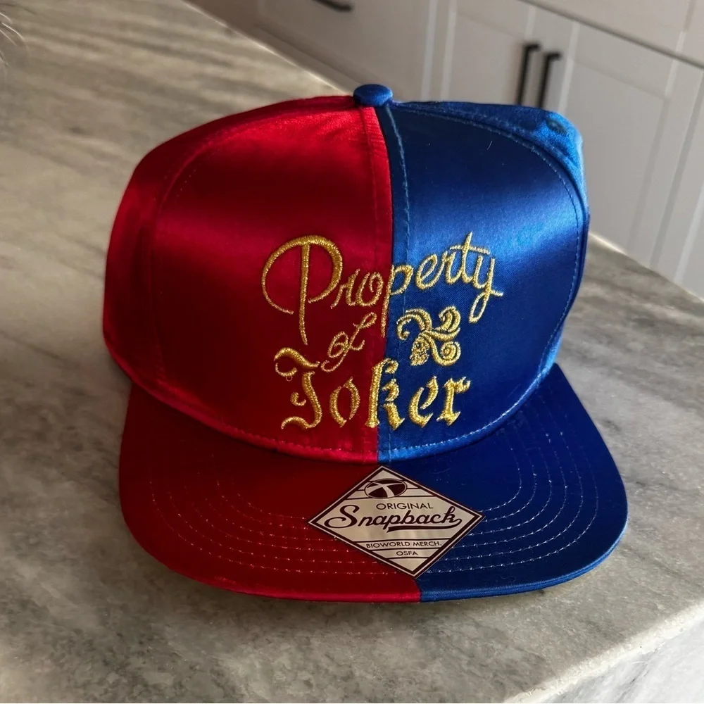 Rare & Collectors DC Comics Harley Quinn Property of Joker Satin Snapback Hat - Picture 3 of 9